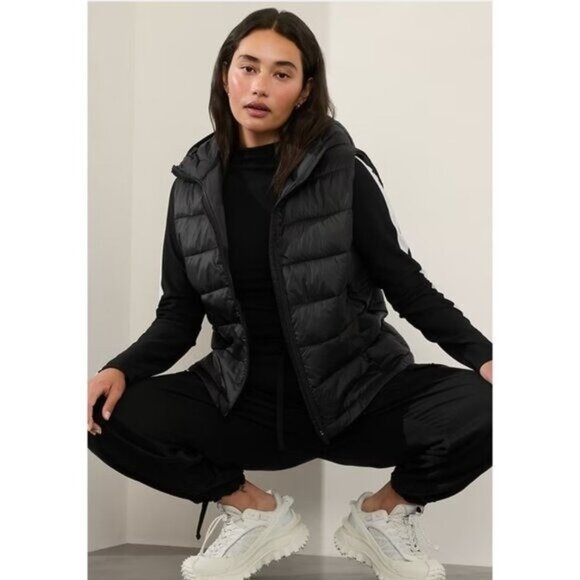 Athleta M Aire Puffer Vest in Black Size Medium - Picture 6 of 7